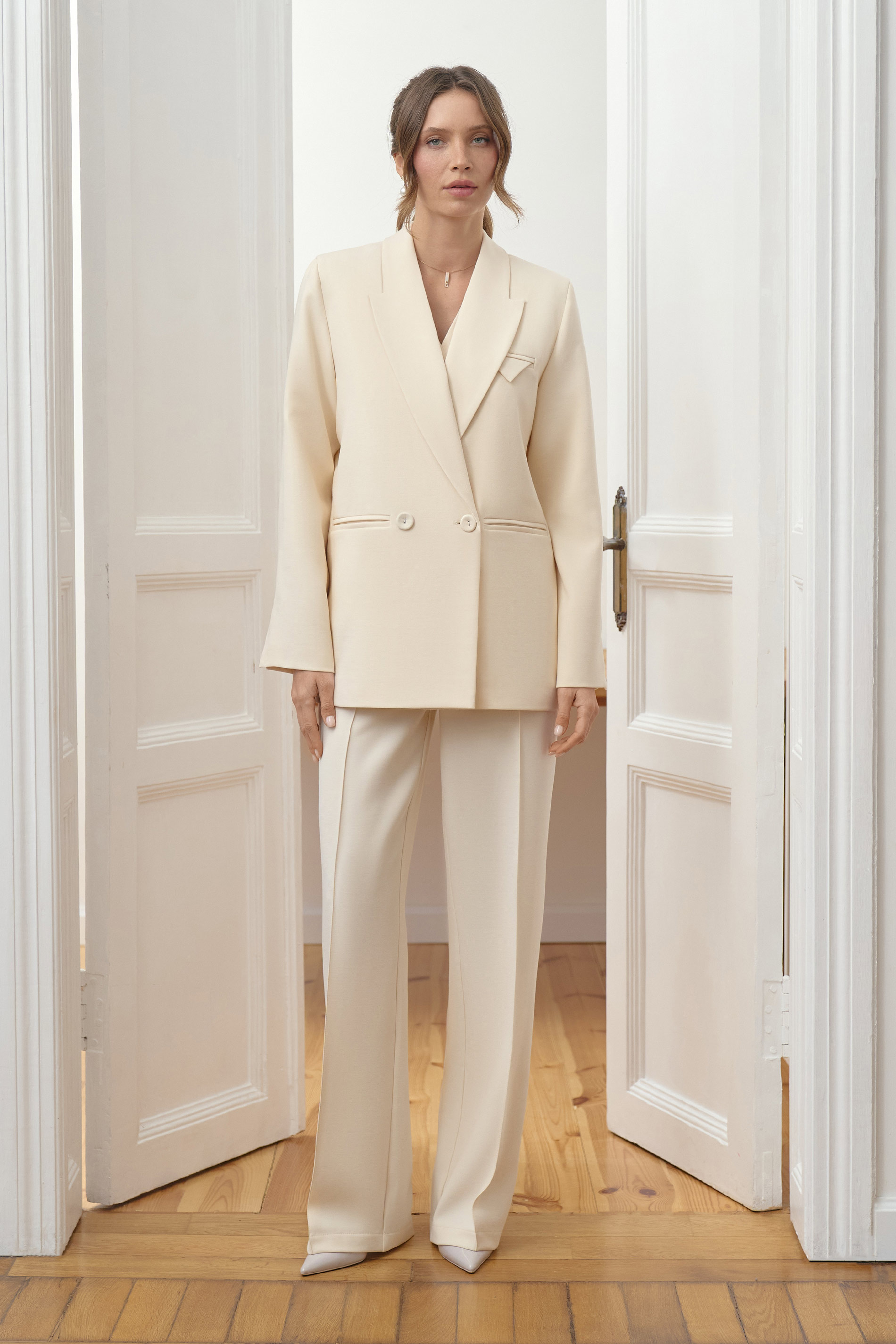 Двубортный жакет oversize кроя BL52206